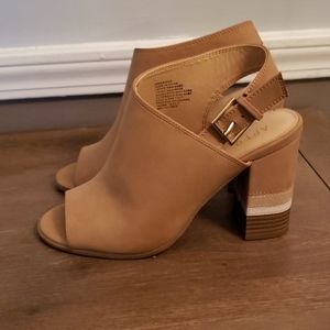 Tan heels